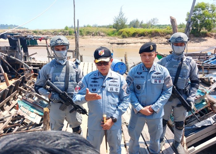 Bakamla RI Tertibkan 35 Ponton Tambang Pasir Timah Ilegal di Perairan Bangka Barat