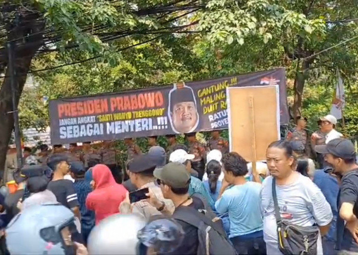 FPN Demo di DPP Partai Gerindra Minta Prabowo Tidak Menjadikan Sakti Wahyu Trenggono Sebagai Menteri