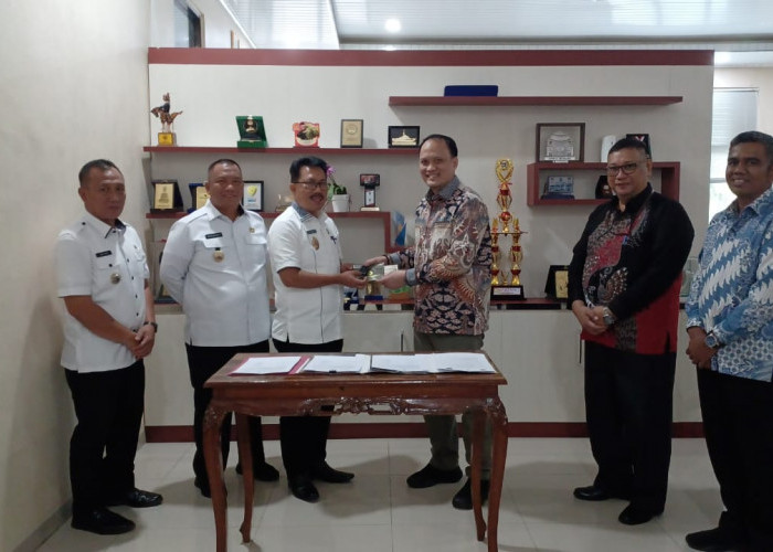 Optimalisasi Asset Recovery, KPK Hibahkan Kendaraan Dinas kepada Pemkab Lampung Selatan