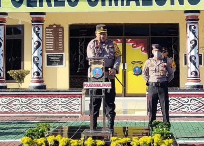 Kapolres Simalungun Pimpin Upacara Kenaikan Pangkat Pengabdian Personel dengan Hikmat