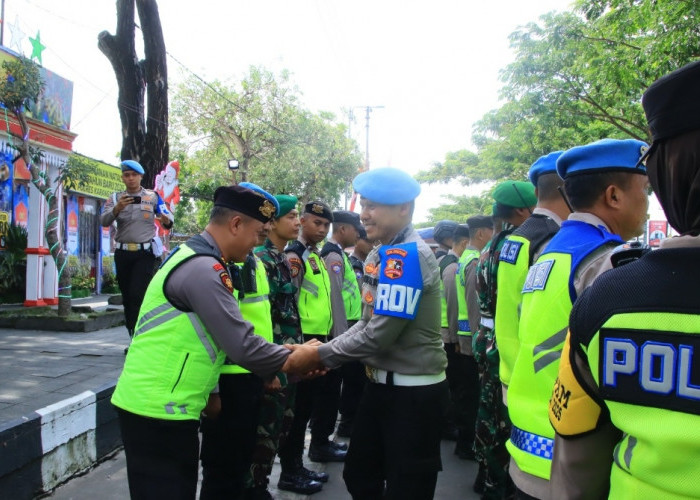 Tim Divpropam Mabes Polri Laksanakan Ops Gaktiplin di Pos Terpadu Operasi Lilin 2025 Polres Karanganyar