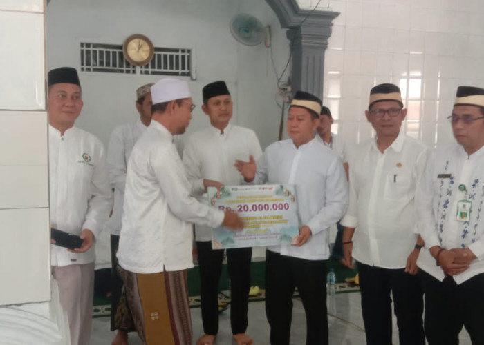 Program Jumat Keliling, Tim F Pemda Tangerang Sholat Jumat di Masjid Al Falahiyah Desa Pangkat Jayanti