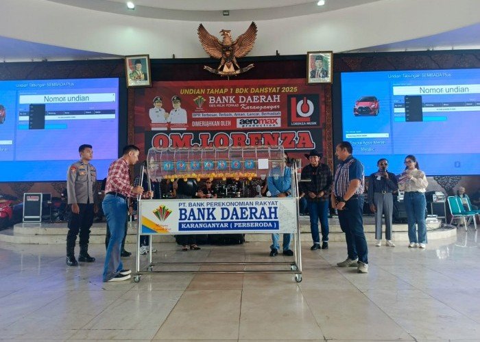 Rejeki Nomplok Mobil Agya Dari PT BPR BDK Karanganyar di Gebyar Dahsyat Didapatkan Oleh Yuni Warga Dimoro