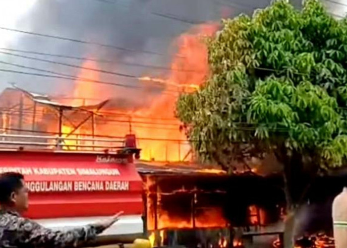 Rumah Sekaligus Bengkel Terbakar, 3 Sepeda Motor Hangus, Polres Simalungun Amankan Lokasi