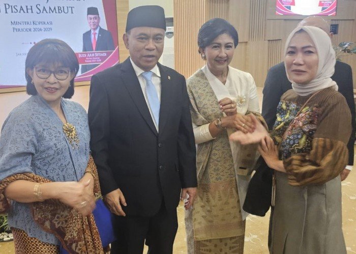 Kenang Rektor Unipi Tangerang Prof.Dr.Dra.Francisca Sestri G.M.M., Hadiri Pelantikan Menteri Koperasi Budi Ari