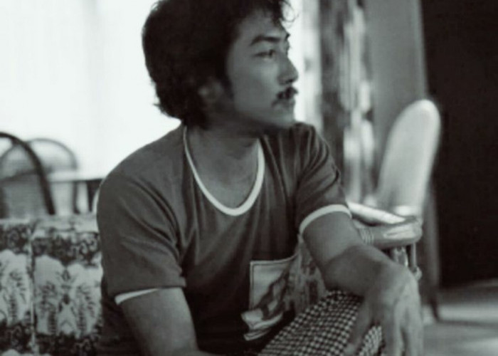 Tonny Koeswoyo, Menulis dengan Nada Mengabadikan Zaman