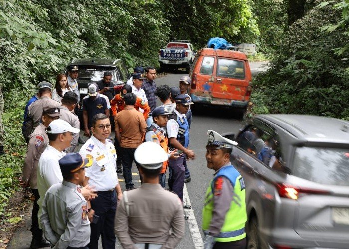 Dishub Sumut, Bersama Dishub Langkat dan Polres Binjai Pasang Pembatas Jalan dan Rumbles Strip