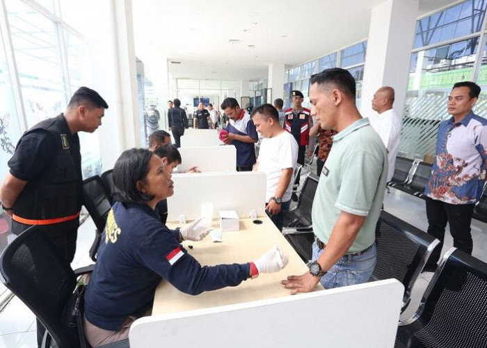 Polda Sumut Tes Urine 50 Sopir Bus di Terminal Amplas Medan, Hasilnya Negatif