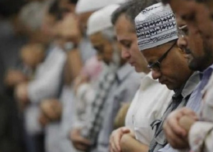 Simak Tata Cara Shalat Idulfitri yang Benar  Mulai dari Niat hingga Takbir Tambahan   