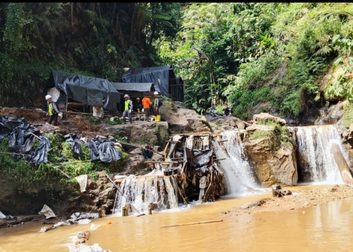 Patroli Gabungan, PT Antam dan Muspika Nanggung Kembali Musnahkan Gubuk dan Lubang PETI di IUPnya