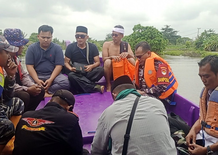 Camat Kemiri Berikan Bantuan Pemasangan Tenda Darurat untuk Tim SAR dan Basarnas