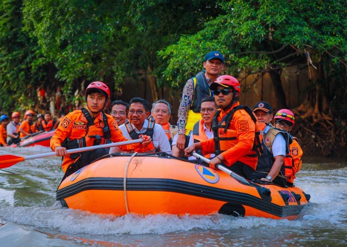 Gubernur Banten Susuri Kali Angke, Cari Solusi Atasi Banjir