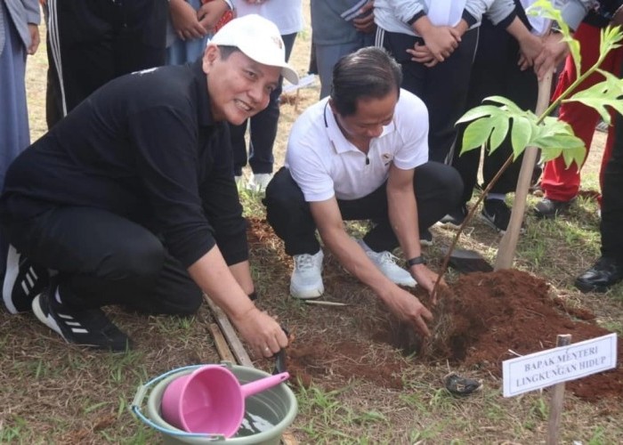 Pj. Bupati Bogor Bersama Menteri LH Perkuat Kesadaran Lingkungan di Kalangan Pelajar SMAN 1 Sukaraja