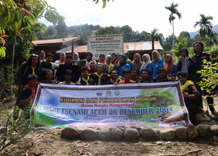 Mahasiswa Universitas Gunung Leuser (UGL) Aceh Tanam Ratusan Pohon Peringati 20 Tahun Tsunami Aceh