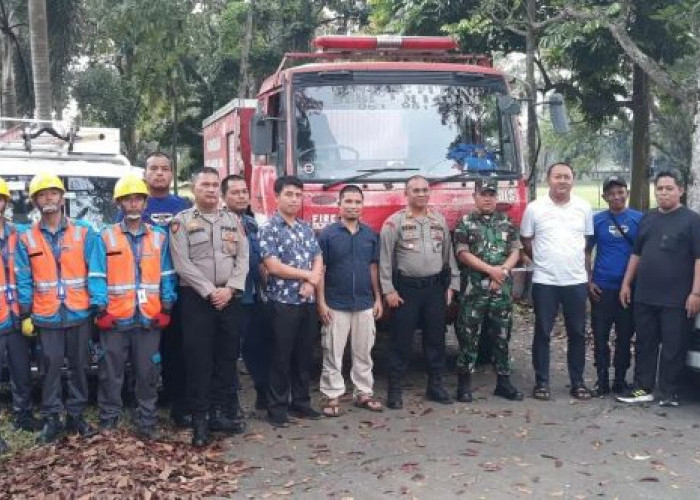 Mobil Damkar Disiagakan di Lokasi Hitung Suara Kecamatan Tanjung Morawa