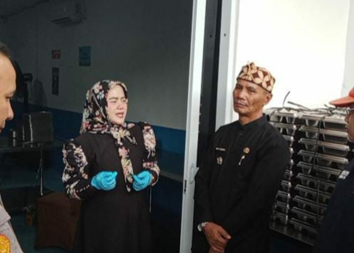 DPRD Bogor dan Forkopimcam Gelar Peninjauan Dapur MBG Dramaga - Ada Limbah yang Dibuang Ke Saluran air 