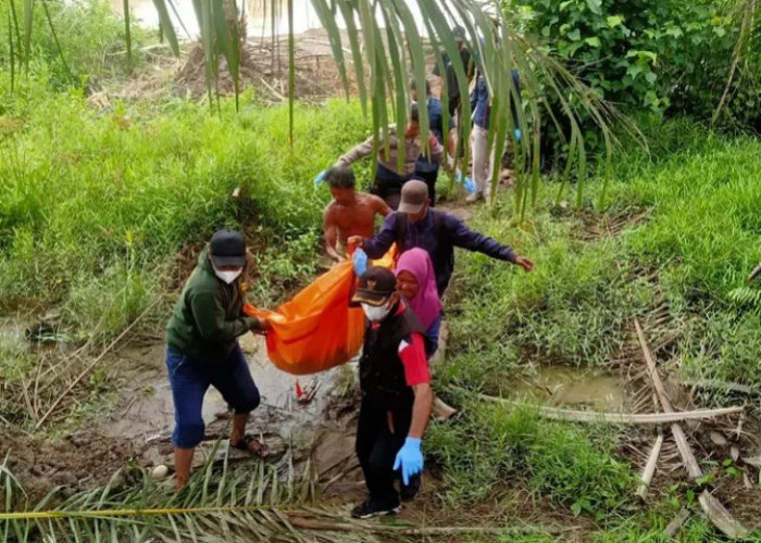 Warga Pantai Labu Geger, Mayat Anak Laki-Laki Mengambang di Aliran Sungai