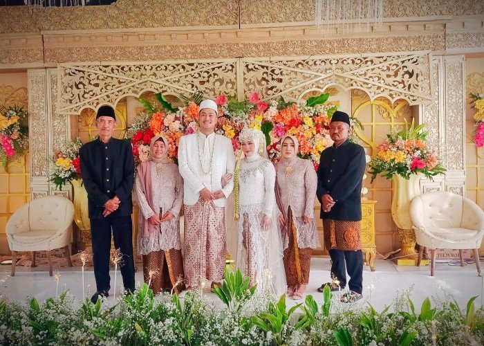 Pernikahan Meriah Putri Ketua Ormas Lapbas Kecamatan Kemiri, Itay