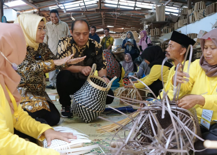 Program UMKM Bisa, Pemkab Serang Ajak 20 Perajin Bambu Belajar ke Jogja