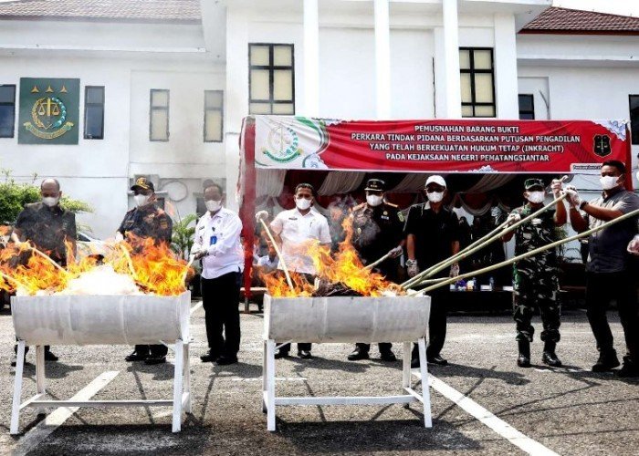 Kejari Kota Siantar Musnahkan Sabu 596,29 Gram dan Hasil Kejahatan Lain