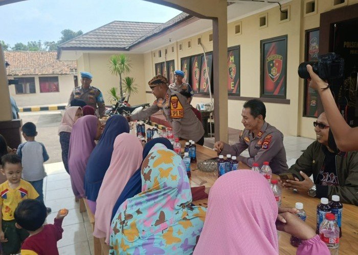 Gelar Silaturahmi, Kapolres Serang Sampaikan Pesan Kamtibmas Pada Emak-emak Warga Desa Parigi