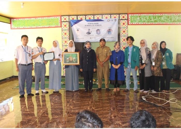 Mahasiswa KKM STISNU Nusantara Tangerang, Mengadakan seminar Tentang Bahaya Kenakalan Remaja di SMAN 27 Cisoka