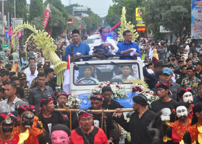 Di Karanganyar UMKM Panen di Pawai Jokowi dan Luthfi-Yasin, Kantongi Jutaan Rupiah