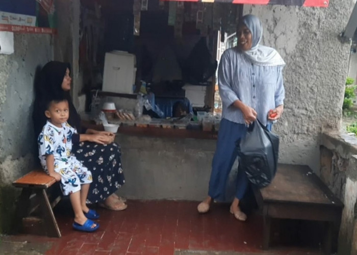 Di Bawah Guyuran Hujan, Jumat Berkah Tetap Mengalir di Ciomas