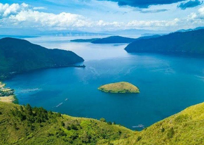 Danau Toba: Keajaiban Alam dan Legenda di Sumatera Utara