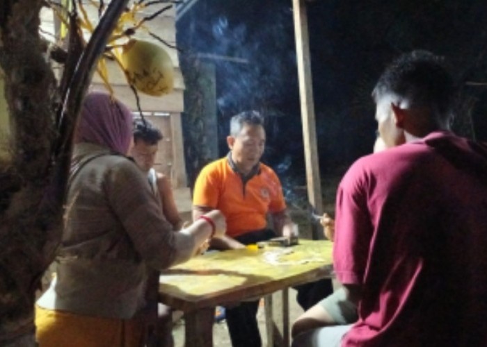 Main Gaplek Malam Minggu Hingga Larut Malam