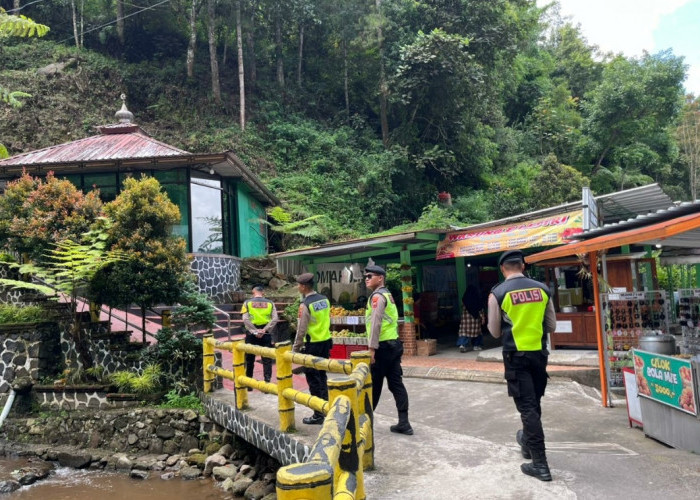 Patroli Humanis Pos Pam Tawangmangu, Wujudkan Libur Nataru Aman dan Nyaman