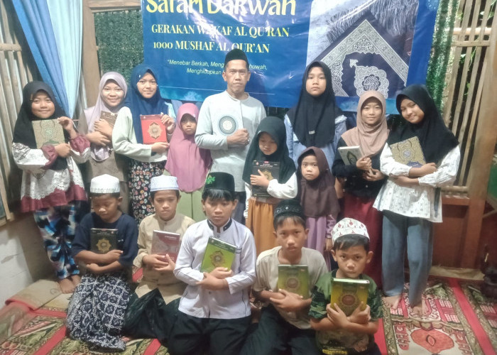 Safari Dakwah HMPIAT Salurkan 50 Mushaf ke Ponpes dan Musholla di Kemiri