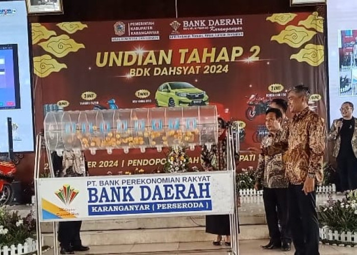 Undian Berhadiah PT BPR Bank Daerah Karanganyar Mobil Brio Dimenangkan Sri Sapsarwasti Matesih