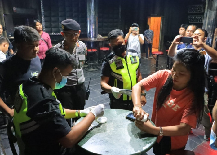 Cegah Kejahatan: Satpol PP Bersama Polres Labuhanbatu Lakukan Razia di Tempat tempat Hiburan Malam