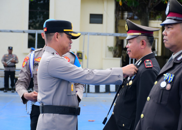 Dedikasi yang Berbuah Penghargaan, 85 Personel Polres Karanganyar Terima Tanda Kehormatan