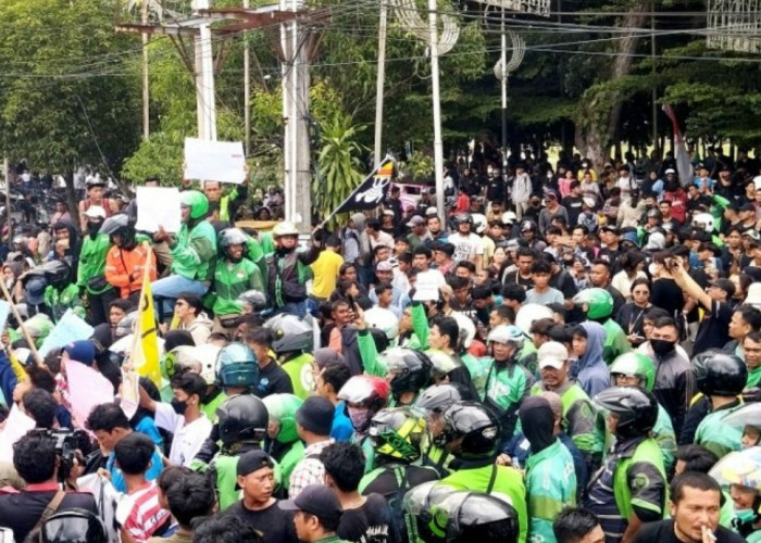 Terjadi Empat Gelombang Unjukrasa di Siantar Ratusan Massa 
