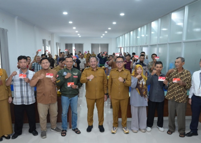 Penyerahan Bantuan Hibah Bidang Pertanian APBD Kabupaten Rp 1,110,500,000,00 Tahun 2026 Kerja Sama Dengan Bank