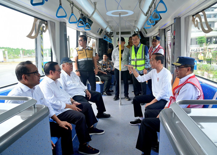 Presiden Tinjau Trem Otonom IKN