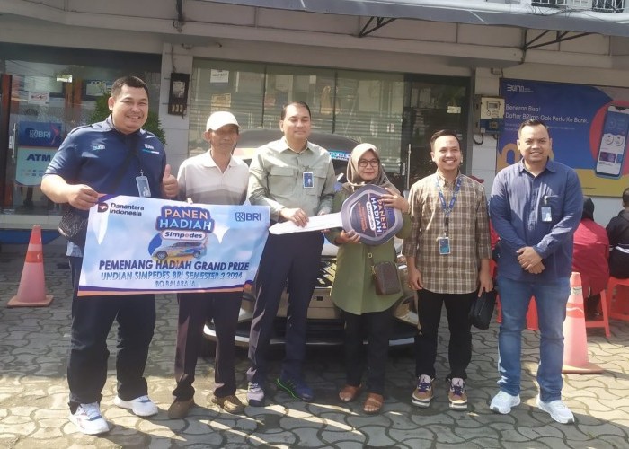 Nasabah Setia BRI Balaraja Bawa Pulang Mobil Ertiga dari Panen Hadiah Simpedes