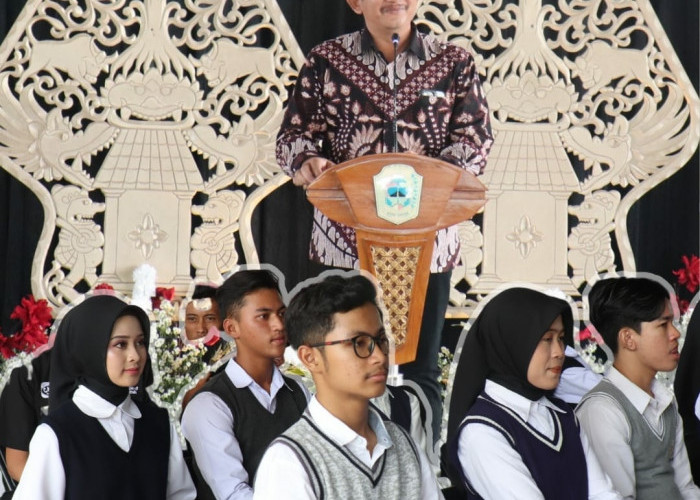 Karanganyar Kukuhkan Ayah Bunda Genre 2025 dan Lantik Forum Genre, Wujudkan Generasi Berencana  Berkualitas
