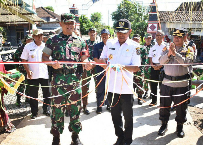 Ratusan PersoniI Ikuti Upacara Penutupan TMMD Sengkuyung Tahab 1 Tahun 2024 di Desa Kalijirak