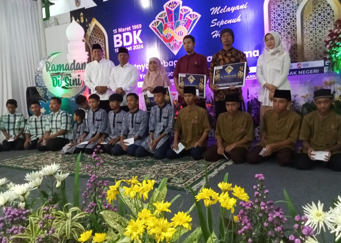 Bank Daerah Karanganyar, HUT Ke 55 Gelar Program Sembako Murah dan berbagi Bersama Anak Yatim dan Duafa