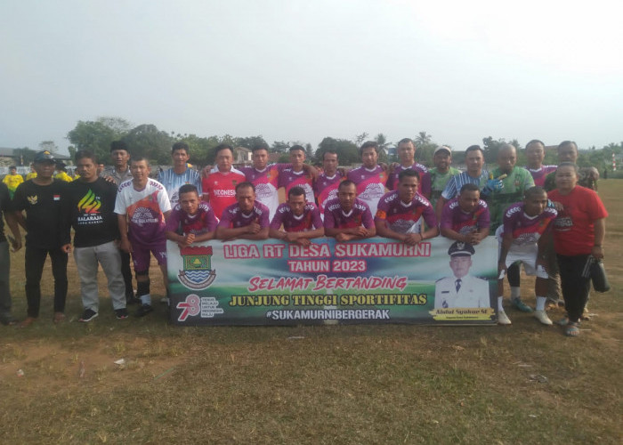 Meriahkan Hari Kemerdekaan, Desa Sukamurni Balaraja Gelar Laga Final Sepak Bola di Lapangan Panel lobang