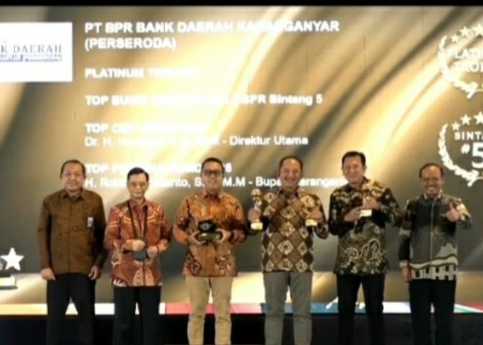 PT BPR Bank Daerah Karanganyar Raih Top BUMD Platinum Trophy 2026
