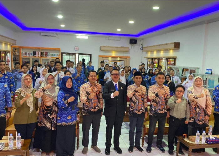 KPU Karanganyar Gelar Sosialisasi Pemilih Pemula dan Apresiasi MILKOI 2025, Momentum Wujudkan Demokrasi Cerdas