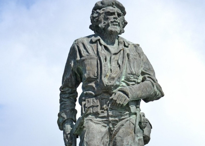 Hari Ini Senin 10 Nopember 2025 Adalah Hari Pahlawan