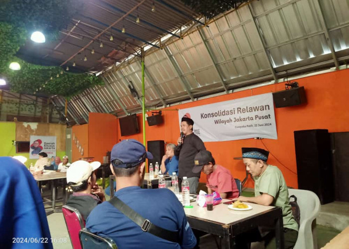 Pengantar diskusi Nasrullah dari Perwakilan Wakil Ketua Umum Tim Relawan Sudirman Said