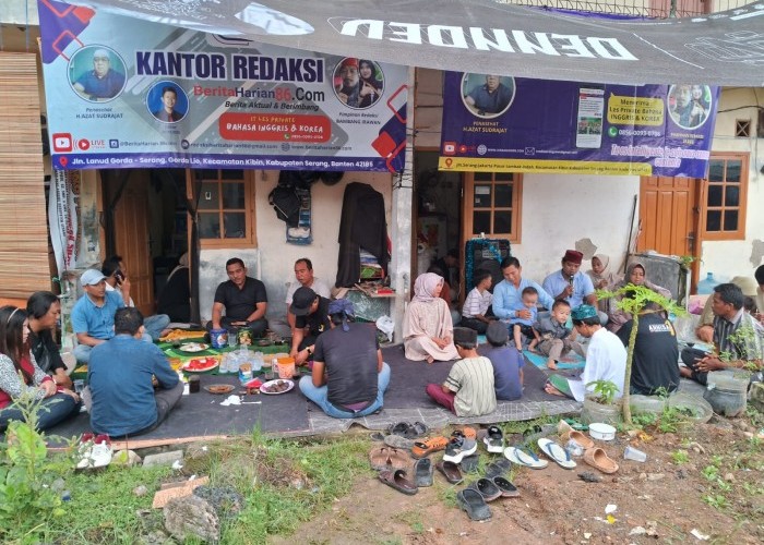 Ucapkan Rasa Syukur Berdirinya Media Online beritaharian86.com Berikan Santunan Kepada Anak Yatim