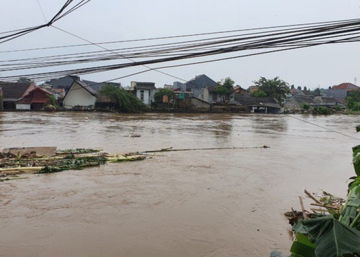 Tanggul Perum PGP Jatirasa Rawan Jebol, Warga Teriak, Pemkot Diam !!