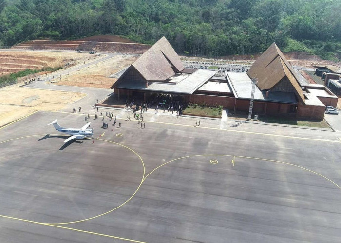 Bandara Jenderal Abdul Haris Nasution Meluncurkan Pesawat Perdananya dari Mandailing Natal Bukit Malintang